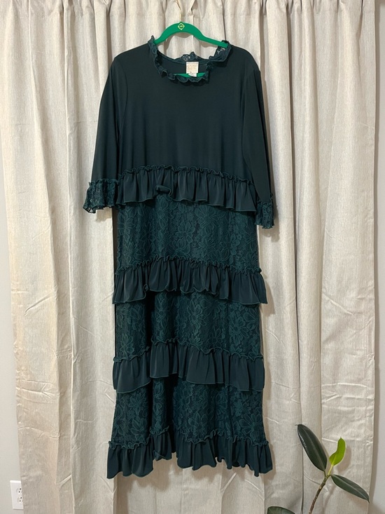 Zadie B'S Dresses & Skirts - Dark Green Ruffled Lace Maxi Dress with Tiered Skirt
